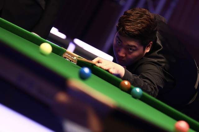 了球员间的 了球员间的